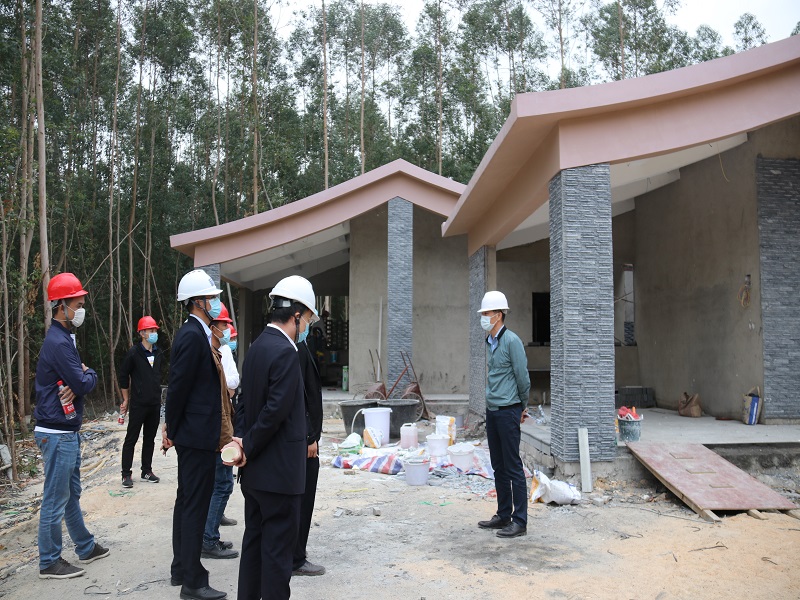 廣東省茂名市獨立工礦區茂名露天礦環湖路改造及體育設施建設工程項目現場1.jpg